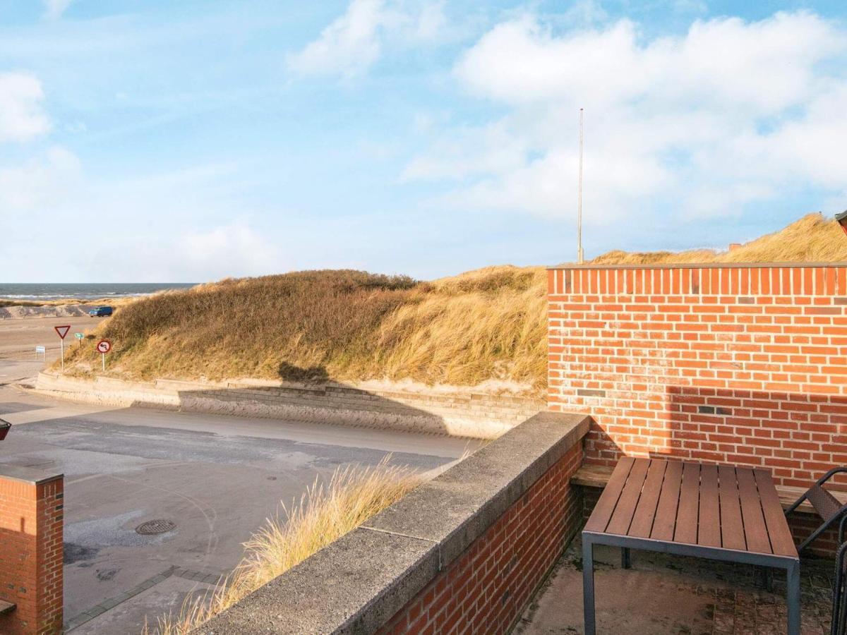 6 Person Holiday Home In Henne ヘンネ・ストランド エクステリア 写真