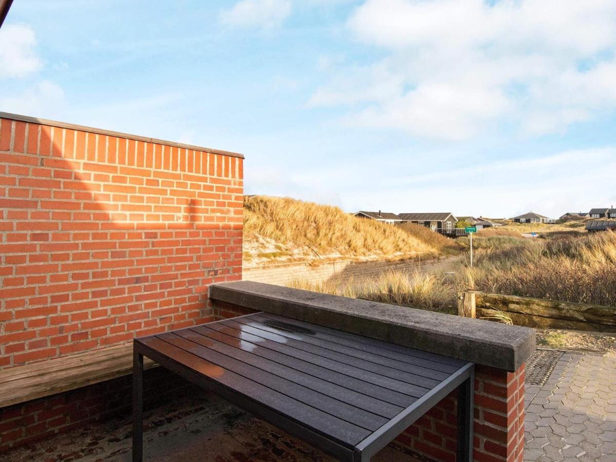 6 Person Holiday Home In Henne ヘンネ・ストランド エクステリア 写真