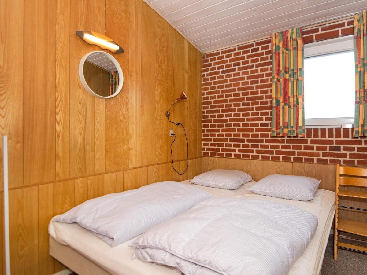 6 Person Holiday Home In Henne ヘンネ・ストランド エクステリア 写真